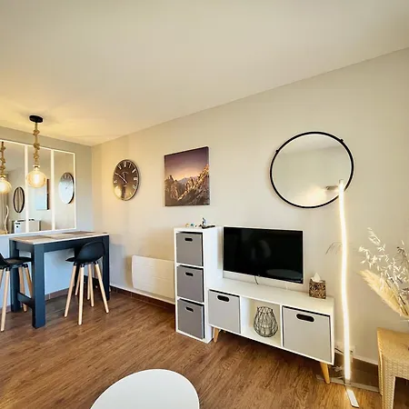 La Apartment *
