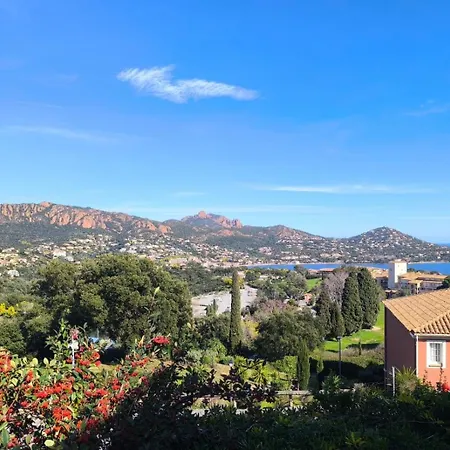 La Apartment *